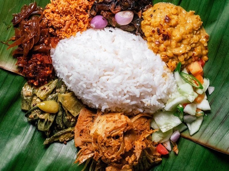 Traditional Banana Leaf Service